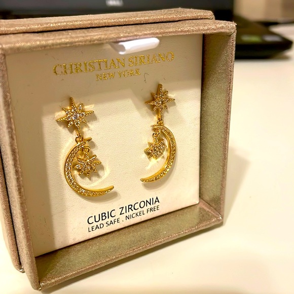 Moon and Star Earrings - Picture 1 of 2